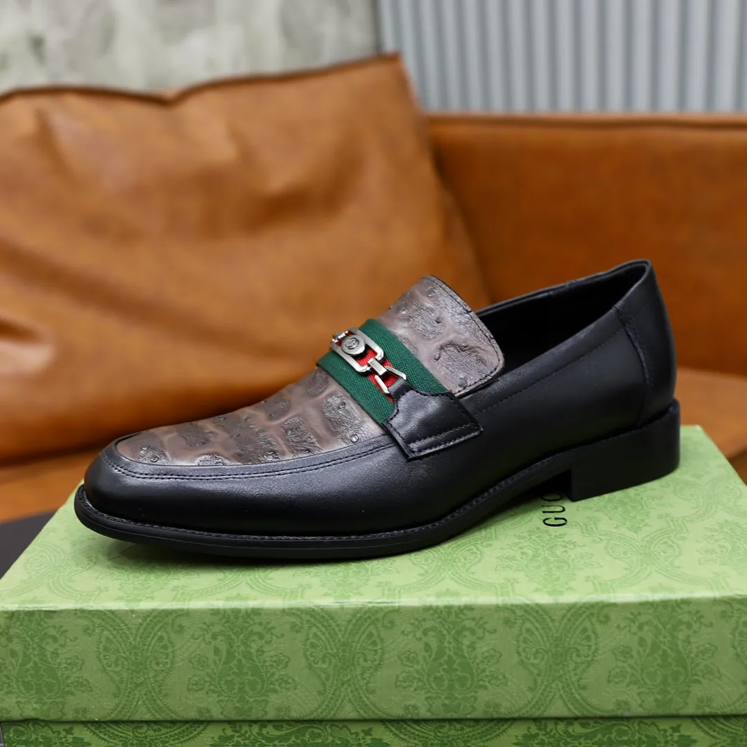 Men's shoes: 250🙅‍♂️🙅‍♂️🙅‍♂️Niuli Brand: GUCCI Size: 38-44 (45 can be customized) Level: Counter classic Material: Original soft cowhide upper Comfortable cowhide lining Original lightweight outsole Style category: Business casual footwear Driving leather shoes Color: Actual picture color